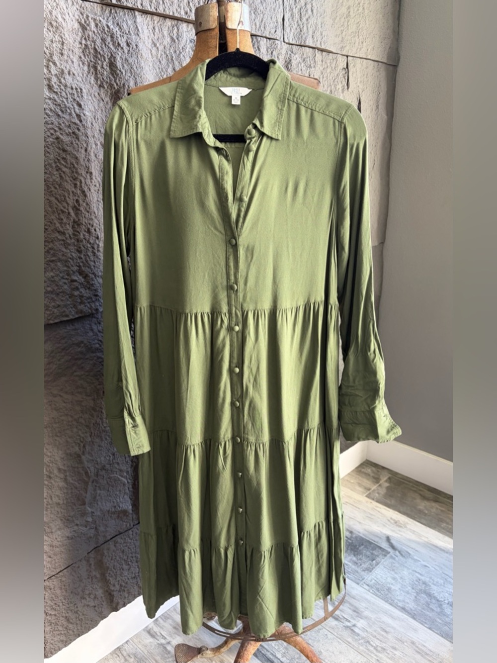 Time and Tru Olive Green Tiered Button-Front Long Sleeve Dress